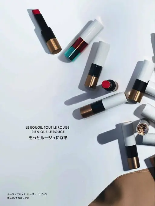 25ans 2026年01月号 LE ROUGE, TOUT LE ROUGE，
更彻底地成为红