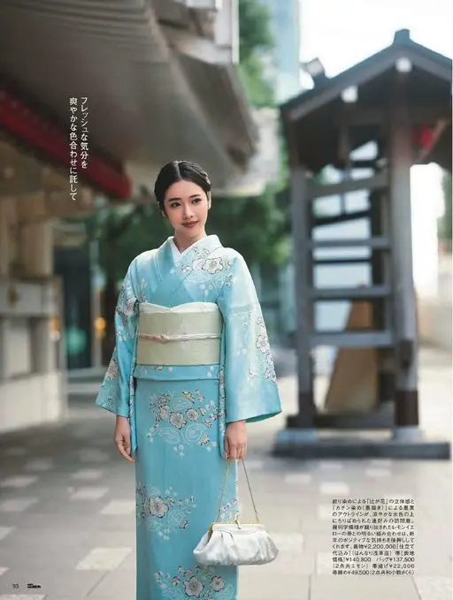 25ans 2026年02月号 把清新的心情，寄托在清爽的配色上。