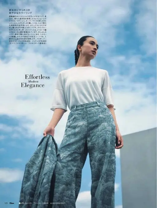 25ans 2026年06月号 最适合夏日社交的清爽配色。将超细羊绒与真丝混纺，成就柔软、透气出