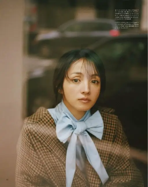 otona MUSE 2026年01月号 右页：真丝棉连衣裙「Marie（玛丽）」12,133C，与颈间佩