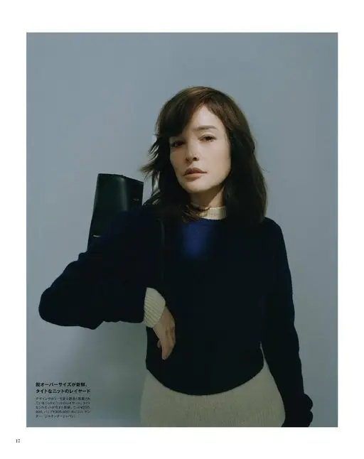 otona MUSE 2026年05月号 告别 oversized，紧身针织的叠穿正新鲜。

通过改变设计