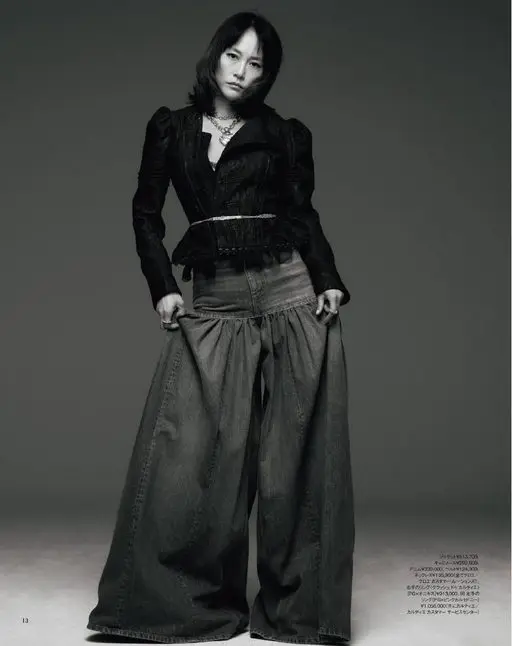 otona MUSE 2026年09月号 夹克 ¥513,700
吊带背心 ￥292,600
连衣裙 V3